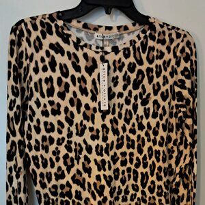 Alice & Olivia Long Sleeve Cropped Tee Size Med Textured Leopard NWT